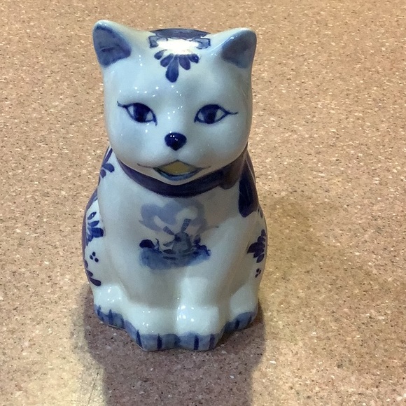 Delft Blue Cat Milk Jug Creamer with dark blue bow and markings NUMBERED - Picture 5 of 12